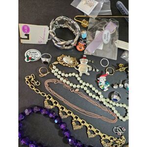 Wearable jewelry lot / bundle